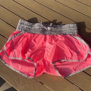 LORNA JANE ACTIVE RUNNING SHORT WITH LINER  SZ XS LIKE NEW